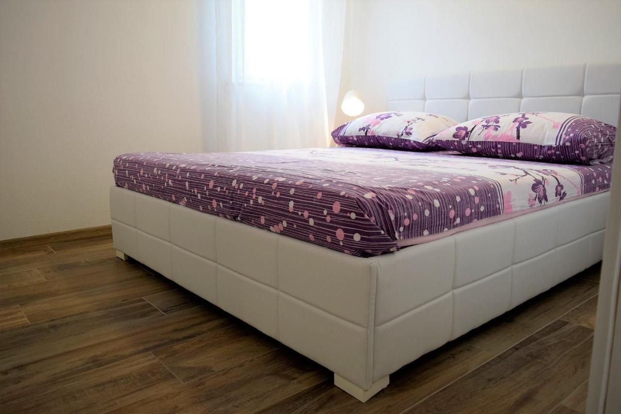 Apartments Villa Kristina Supetarska Draga Extérieur photo