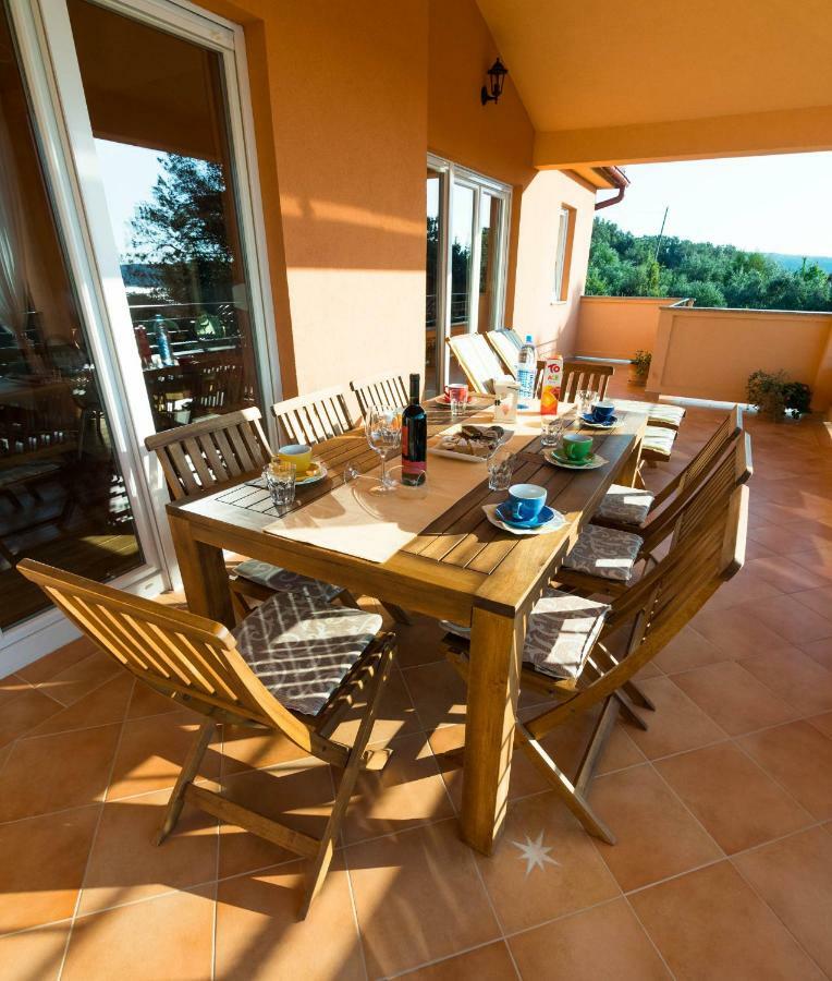 Apartments Villa Kristina Supetarska Draga Extérieur photo