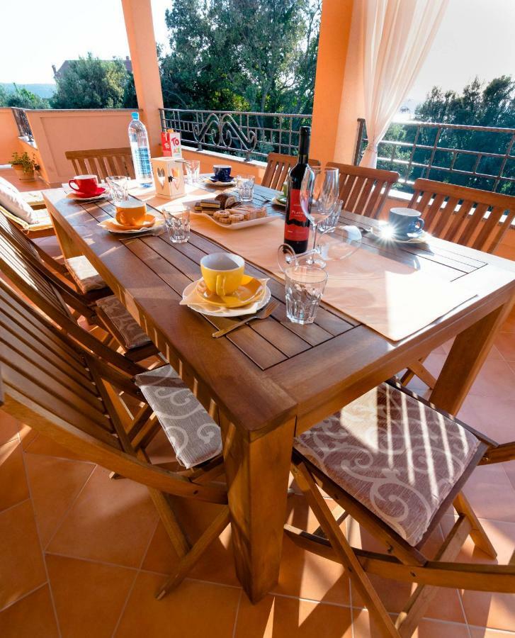 Apartments Villa Kristina Supetarska Draga Extérieur photo