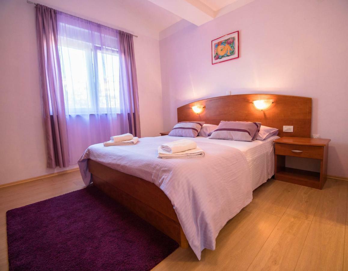 Apartments Villa Kristina Supetarska Draga Extérieur photo