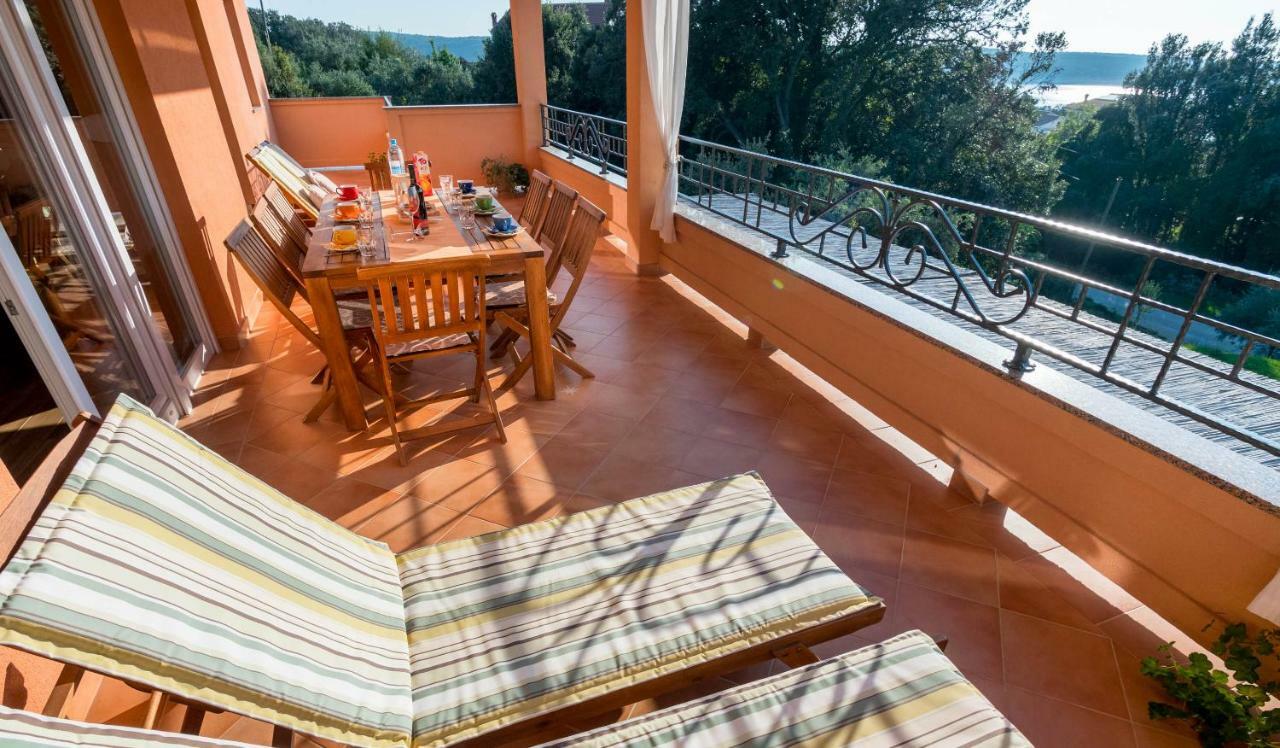 Apartments Villa Kristina Supetarska Draga Extérieur photo