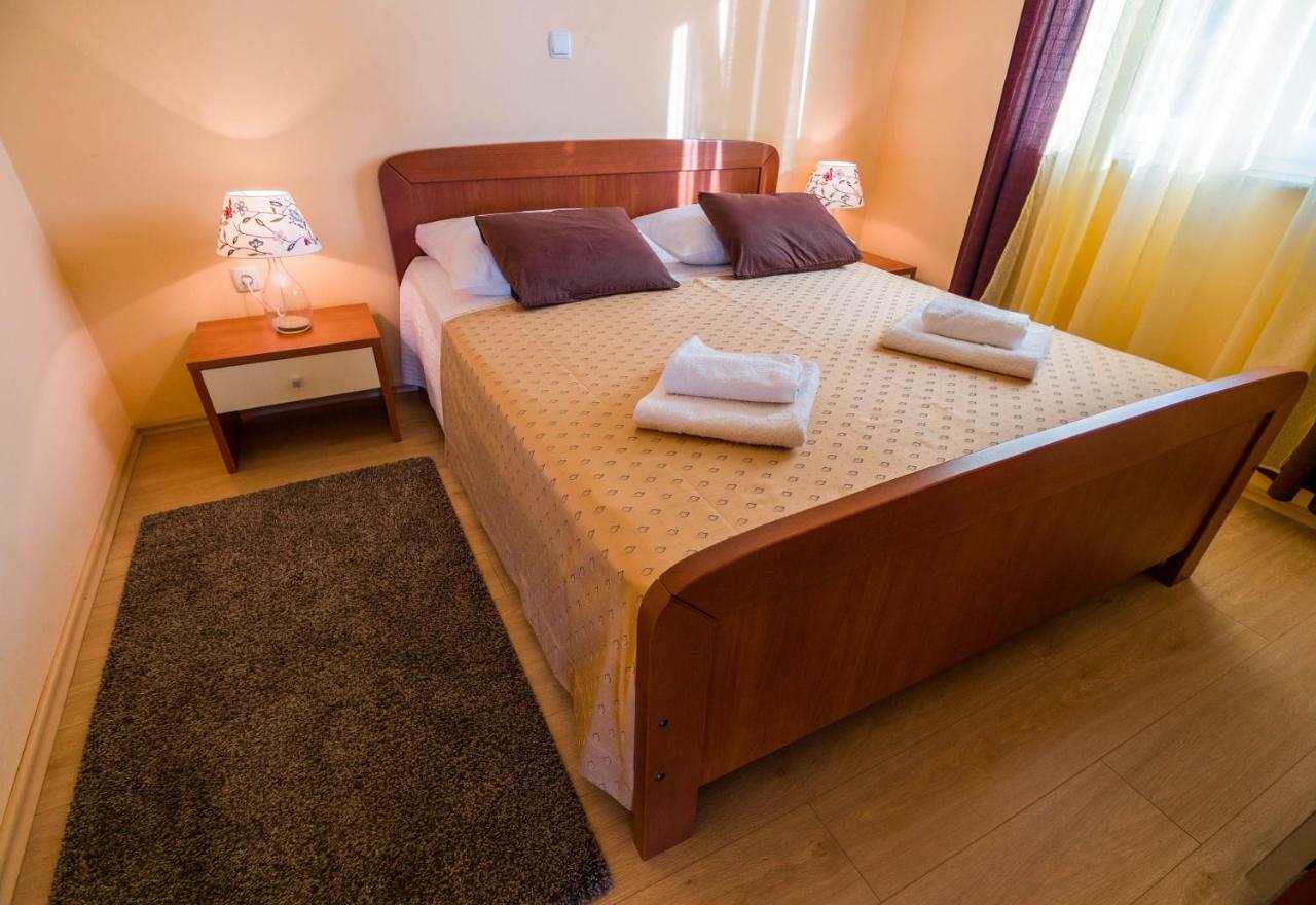 Apartments Villa Kristina Supetarska Draga Extérieur photo
