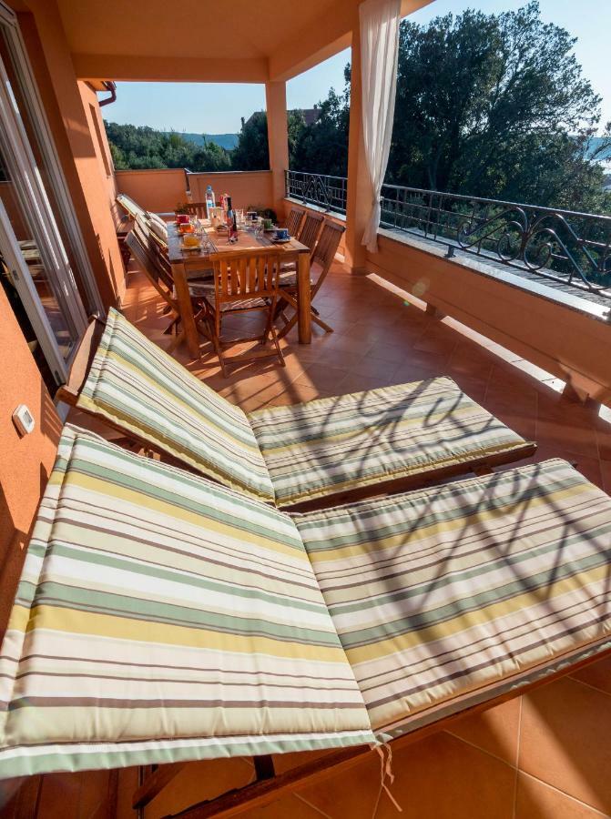 Apartments Villa Kristina Supetarska Draga Extérieur photo