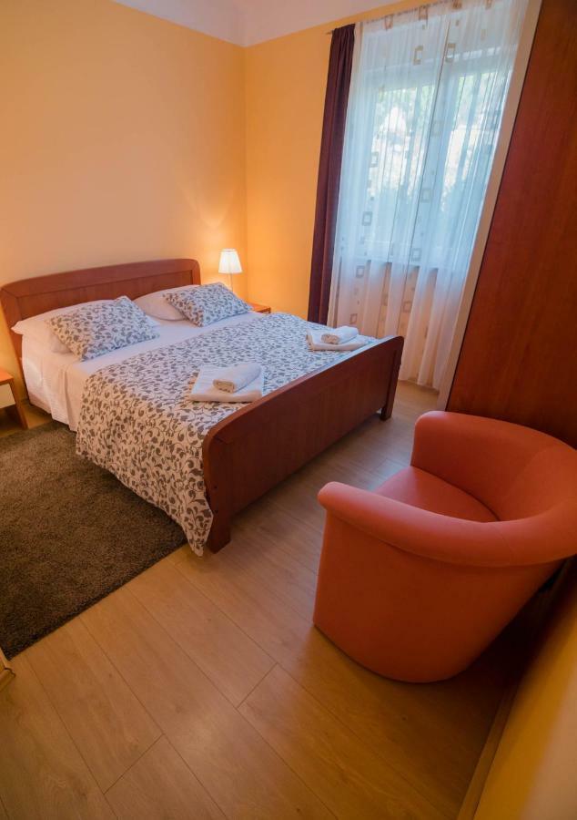 Apartments Villa Kristina Supetarska Draga Extérieur photo