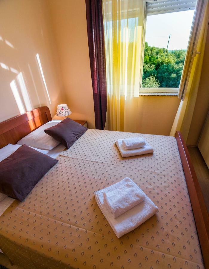 Apartments Villa Kristina Supetarska Draga Extérieur photo
